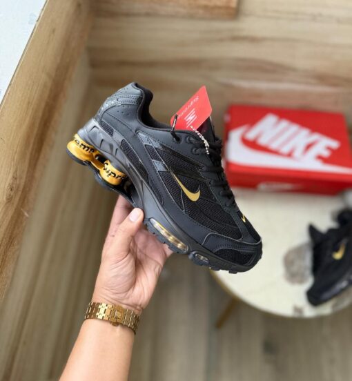 First Copy NIKE SHOX 2025 TRIPPLE BLACK GOLD SUPREME