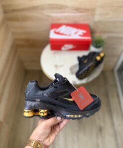 First Copy NIKE SHOX 2025 TRIPPLE BLACK GOLD SUPREME