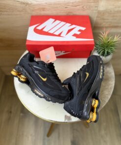 First Copy NIKE SHOX 2025 TRIPPLE BLACK GOLD SUPREME