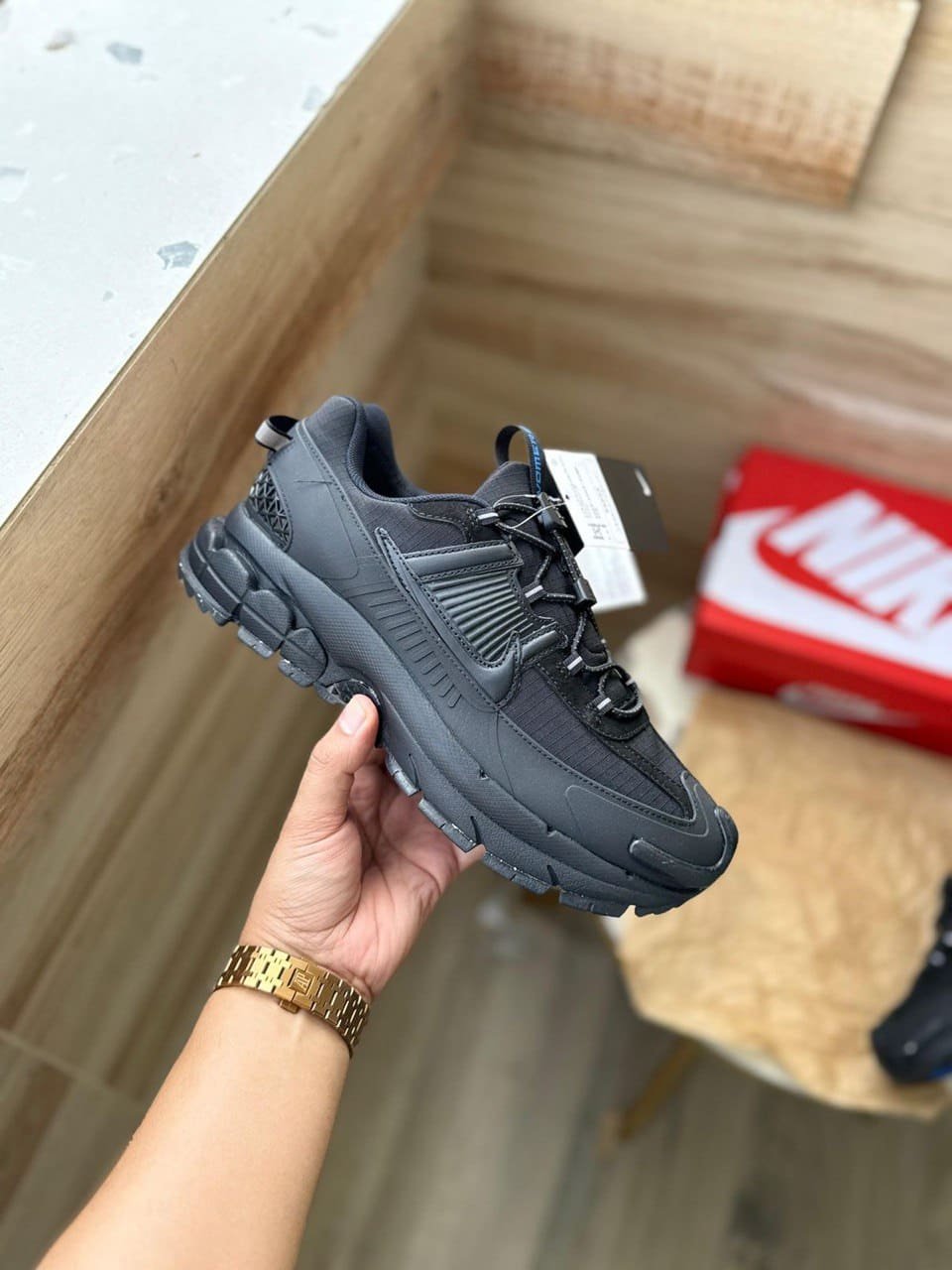 first-copy-nike-zoom-vomero-roam-triple-black-3