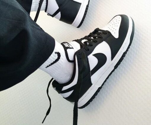 NIKE SB Dunk Panda - 2