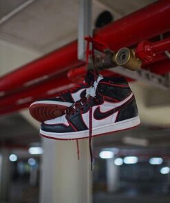 First Copy Nike Air Jordan Retro 1 Mid Bloodline