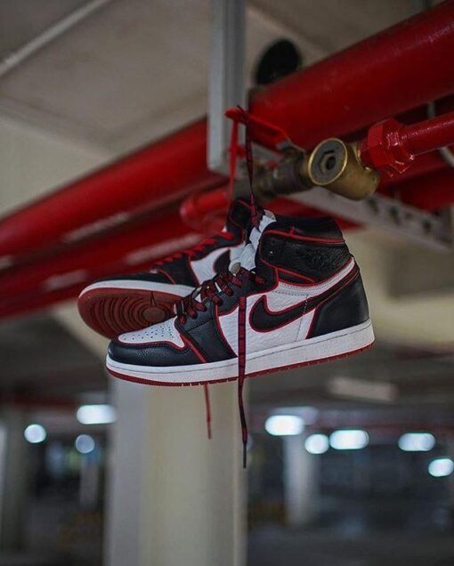 First Copy Nike Air Jordan Retro 1 Mid Bloodline