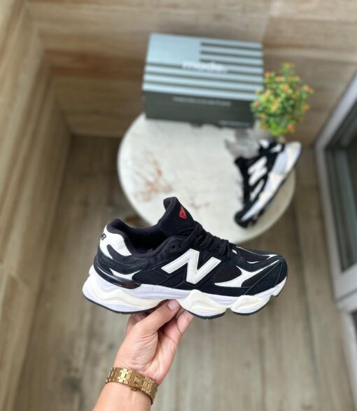 New Balance 9060 Black and White - 2