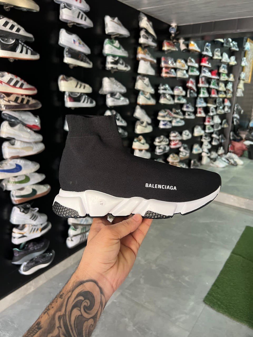 first-copy-balenciaga-speed-trainer-black-and-white-2