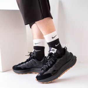 first-copy-nike-vaporwaffle-x-sacai-black-2