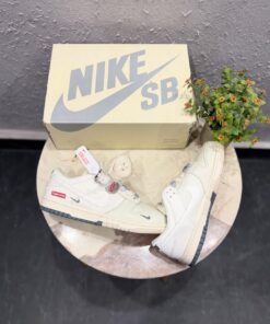 nike-sb-dunk-x-supreme-first-copy