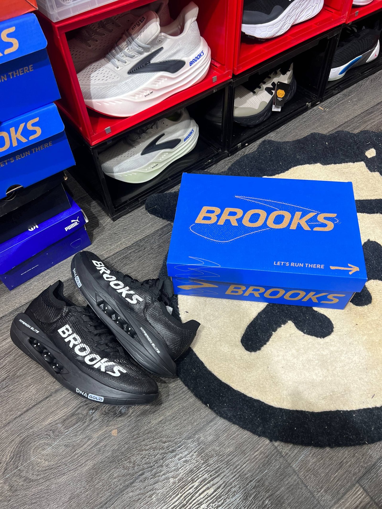 brooks-hyperion-elite-black-first-copy-2