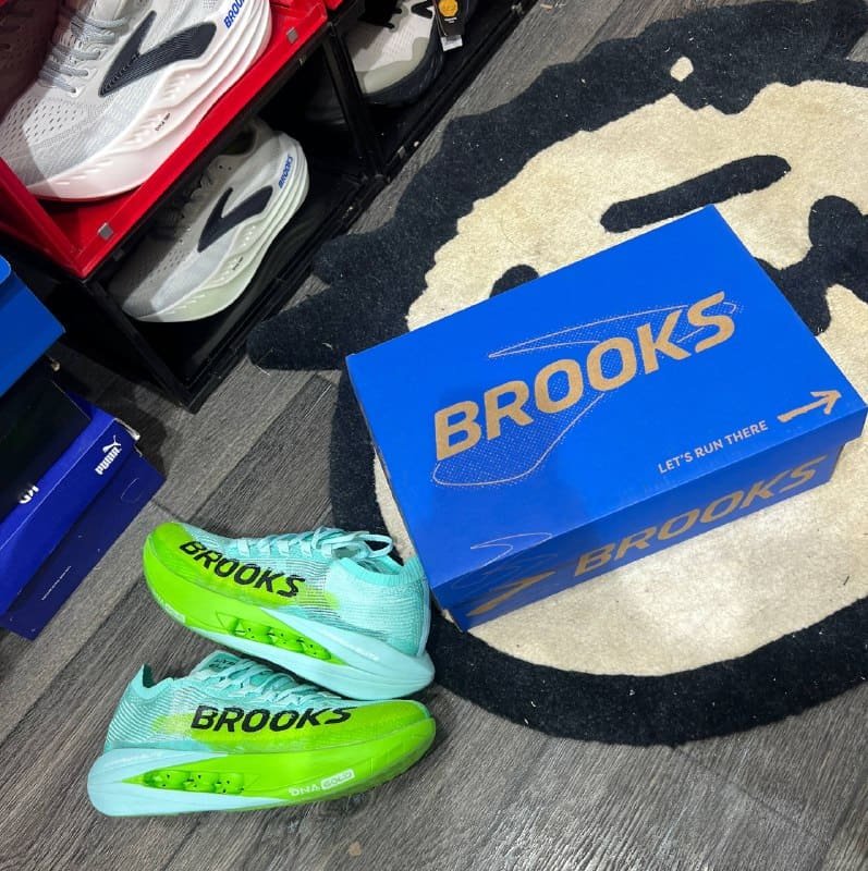 first-copy-brooks-hyperion-elite-green-2
